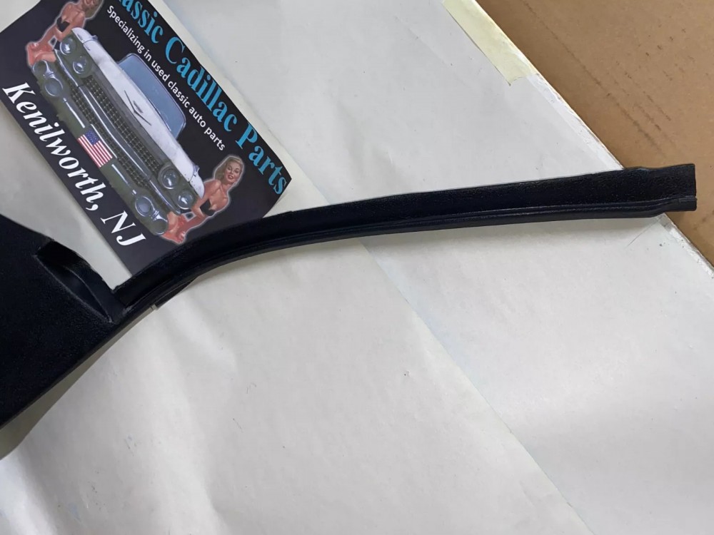 OEM 1971 1972 1973 1974 1975 1976 Cadillac Deville Eldorado Fleetwood Calais RIGHT PASSENGER SIDE LOWER KICK PANEL TRIM - BLACK #9826586 - Image 4