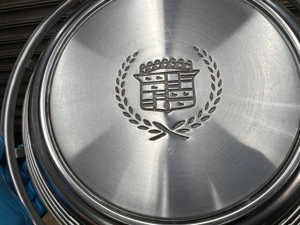 OEM 1972 1973 Cadillac Eldorado 15" HUBCAP WHEEL COVER #001 (Quantity: 1 Hub Cap) - Image 4
