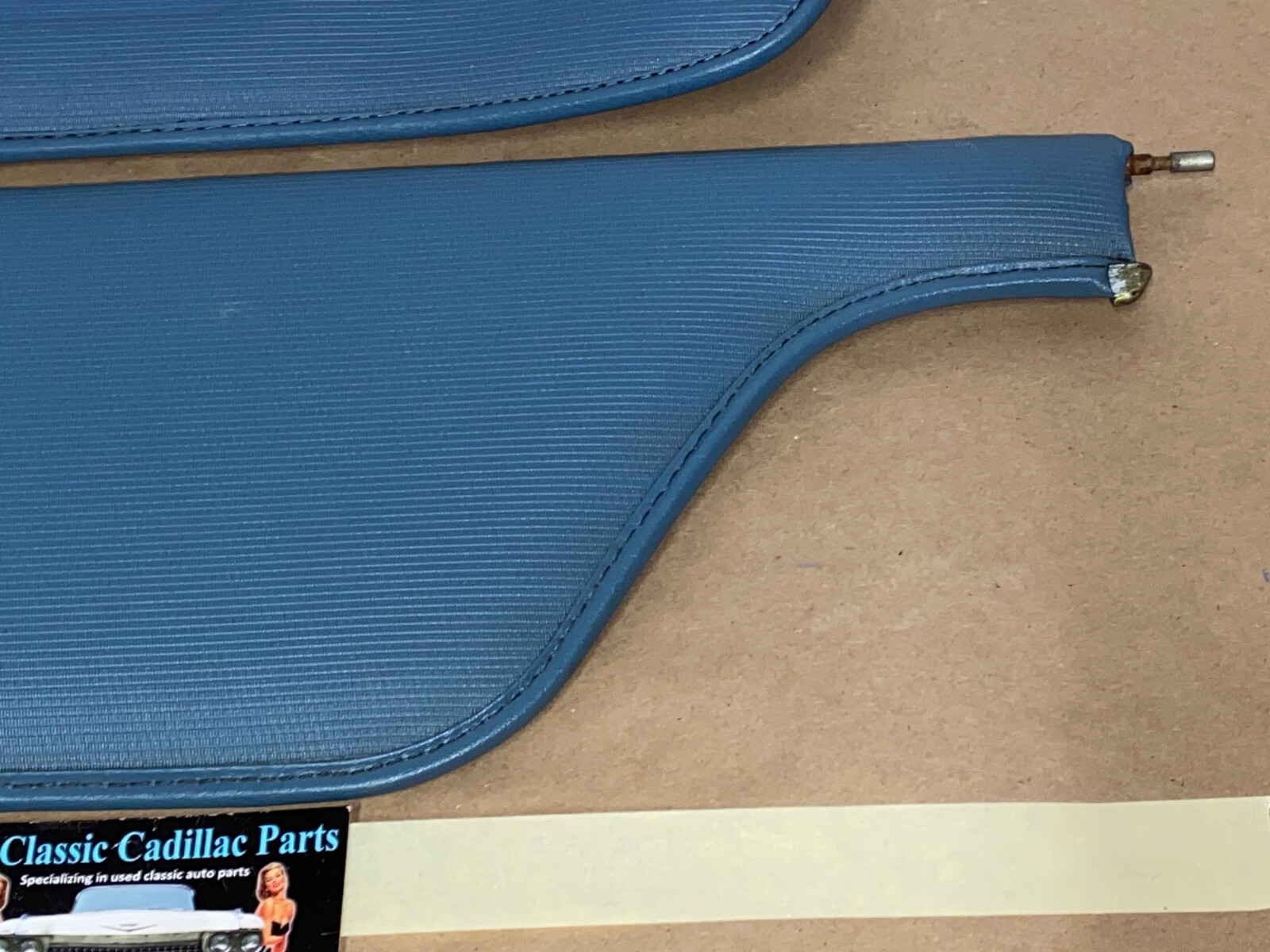 OEM 1965 1966 1967 1968 Cadillac Fleetwood Deville Calais 1967 1968 Eldorado LEFT & RIGHT SUN VISORS WITH HINGES - LIGHT BLUE - Image 4