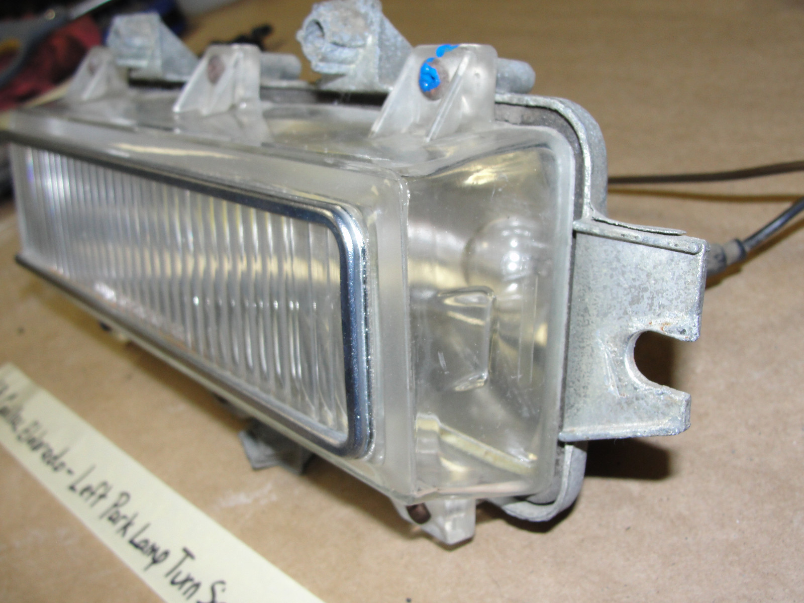 OEM 1968 1969 Cadillac Eldorado LEFT FRONT FENDER PARK LAMP CORNER TURN SIGNAL LIGHT #5960169 - Image 4
