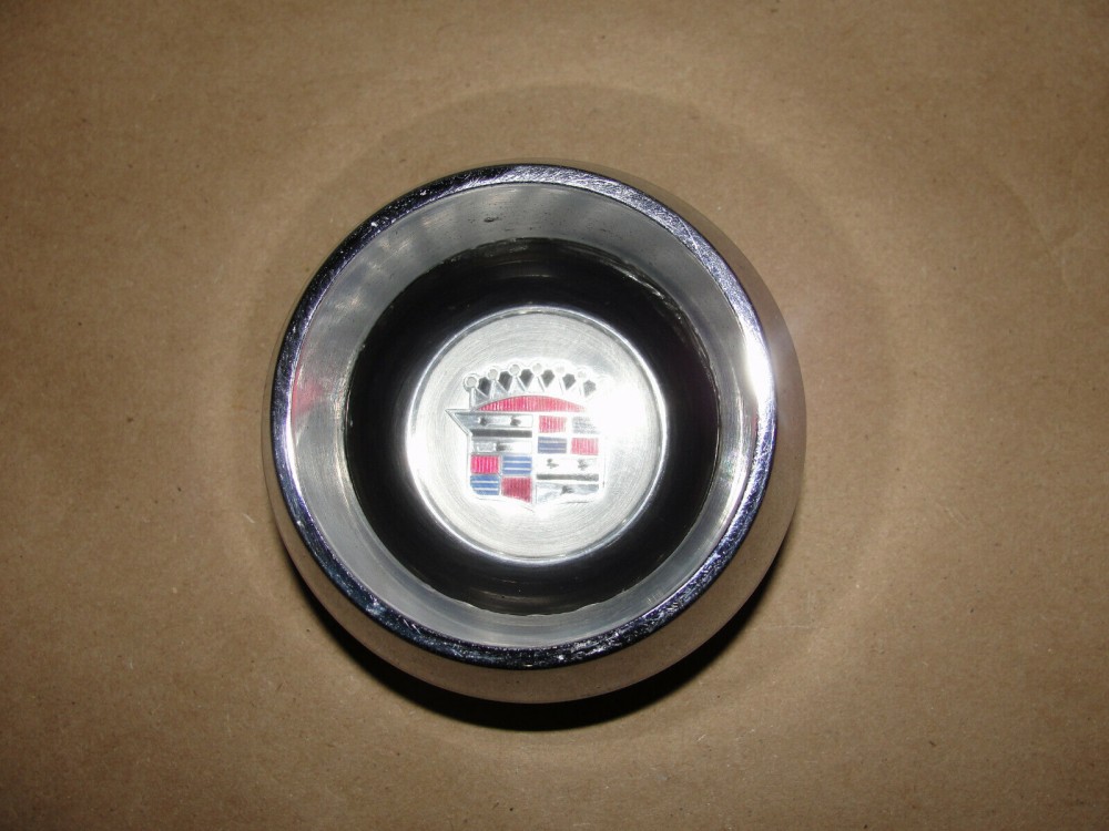 OEM 1960 Cadillac Deville Eldorado Fleetwood FLAT TOP STEERING WHEEL HORN BAR CENTER CAP TRIM WITH EMBLEM - Image 4