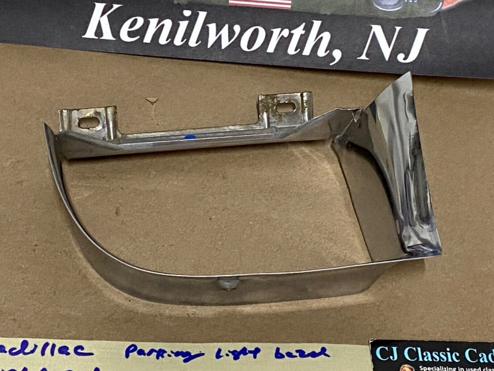 OEM 1960 Cadillac Deville Eldorado Fleetwood RIGHT PASSENGER SIDE OUTER PARKING LIGHT LAMP BEZEL TRIM - Image 4