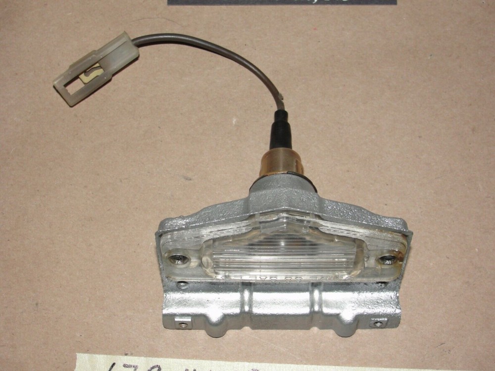 RESTORED 1967 Cadillac Deville Calais Fleetwood REAR BUMPER LICENSE PLATE LIGHT LAMP LENS HOUSING #911481 - Image 4