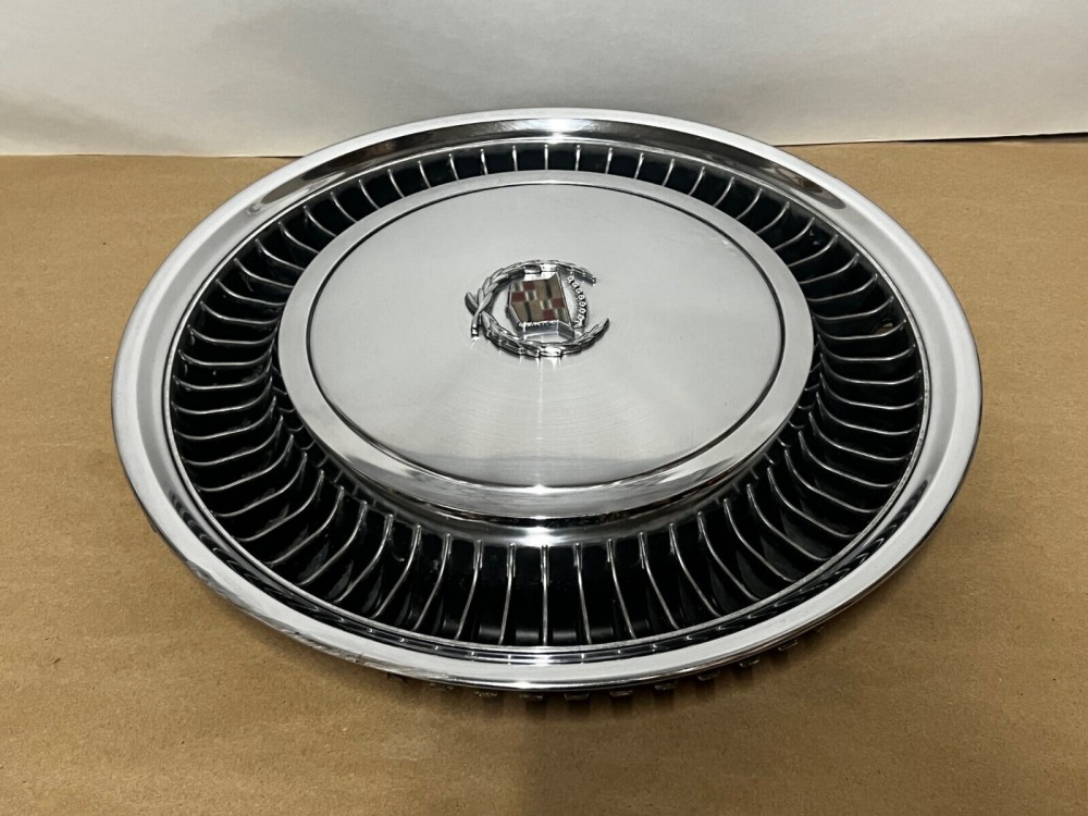 OEM 1974 1975 1976 Cadillac Deville Fleetwood 15" TURBINE HUBCAP WHEEL COVER W/CREST WREATH EMBLEM #001 - Image 4