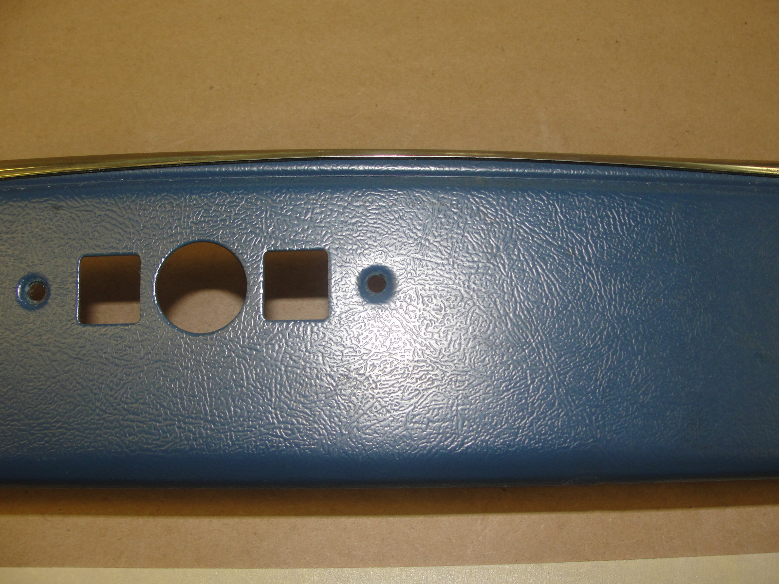 OEM 1971 1972 1973 1974 1975 1976 Cadillac Deville Eldorado Fleetwood Calais LEFT SIDE FRONT POWER BENCH SEAT SWITCH LOWER TRIM - Image 4