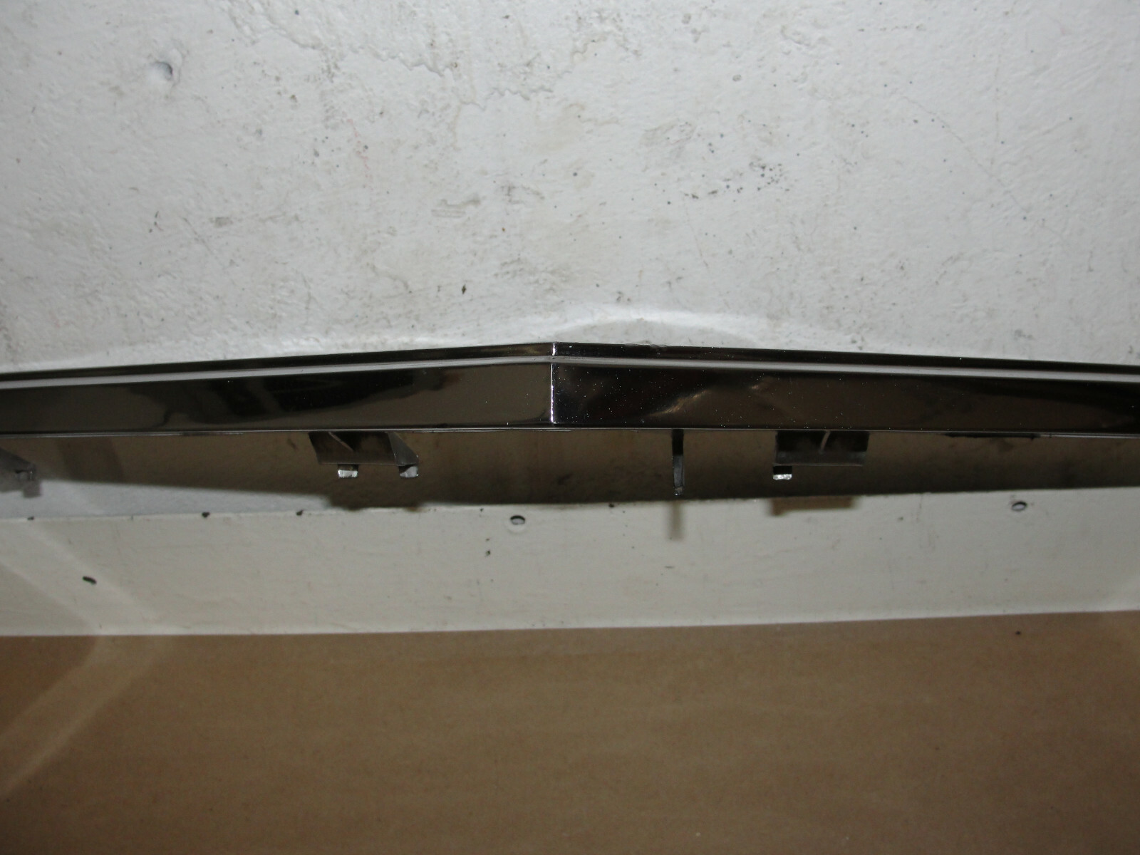 OEM 1972 Cadillac Deville Fleetwood Calais FRONT UPPER GRILL GRILLE SURROUND BEZEL TRIM #1498220 - Image 4