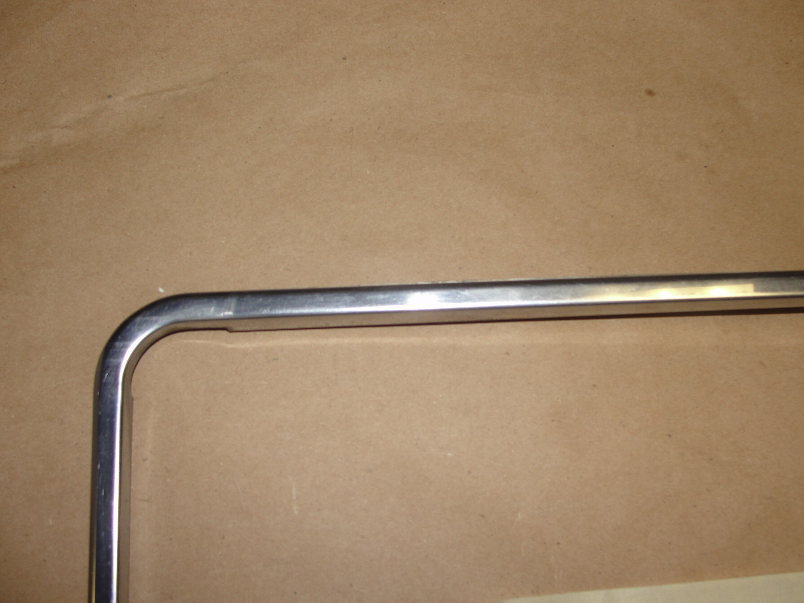 OEM 1977 1978 1979 1980 1981 1982 1983 1984 1985 1986 1987 1989 1990 1991 1992 Cadillac Fleetwood Deville RWD CENTER TRUNK DECK LID LIP LICENSE PLATE MOLDING TRIM - Image 4