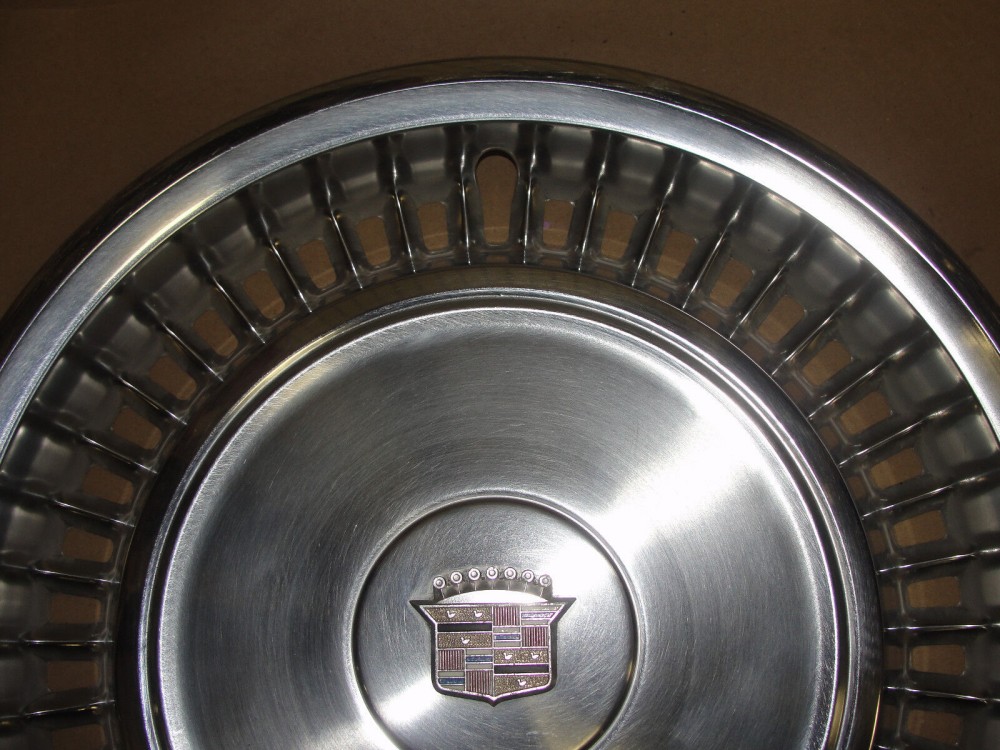 OEM 1971 1972 Cadillac Deville Fleetwood Calais 15" HUBCAP WHEEL COVER CREST EMBLEM #0002 - Image 4