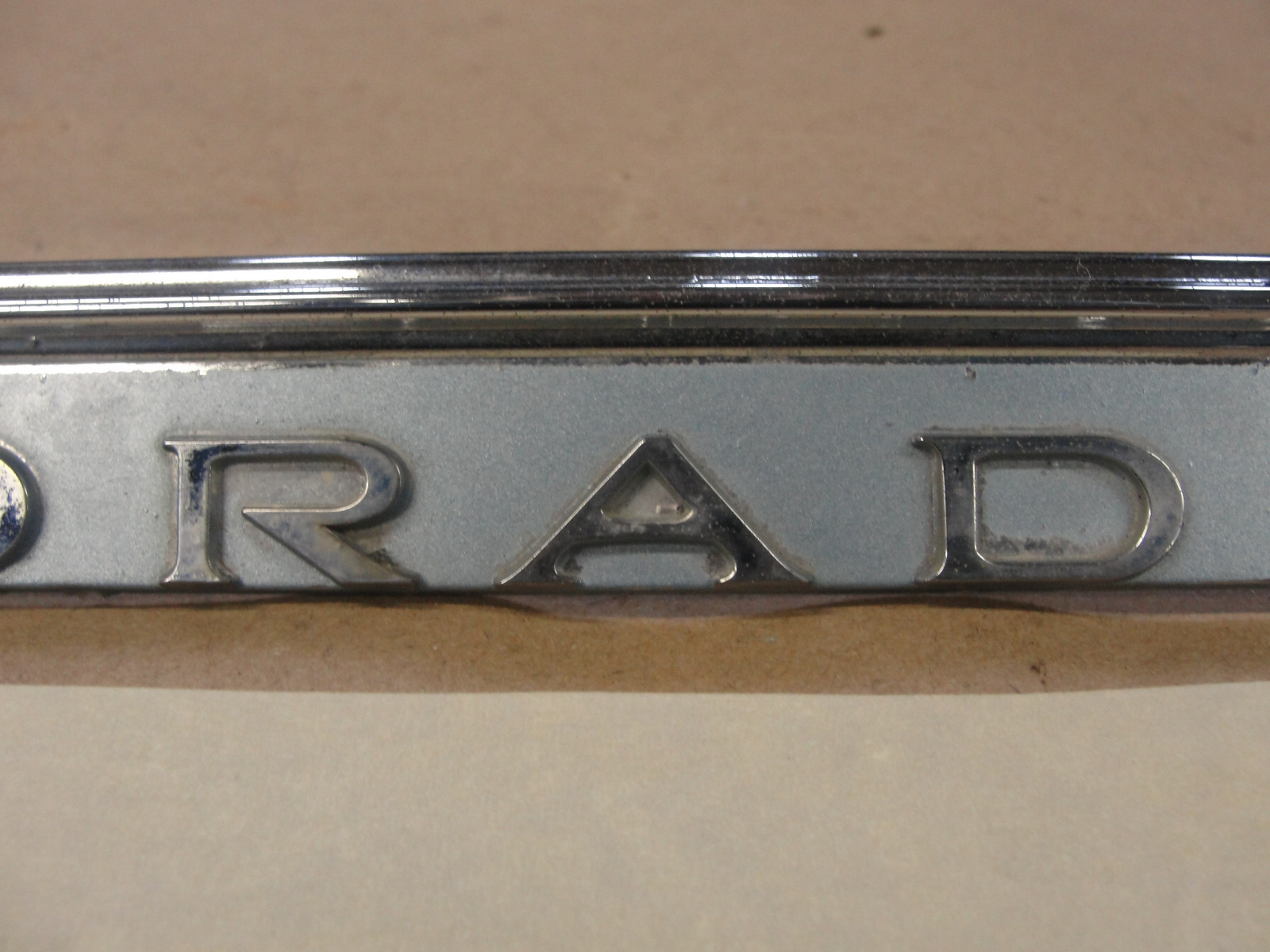 OEM 1971 Cadillac Eldorado LEFT DRIVER SIDE FRONT FENDER TRIM MOLDING SPEAR #1497474 - Image 5