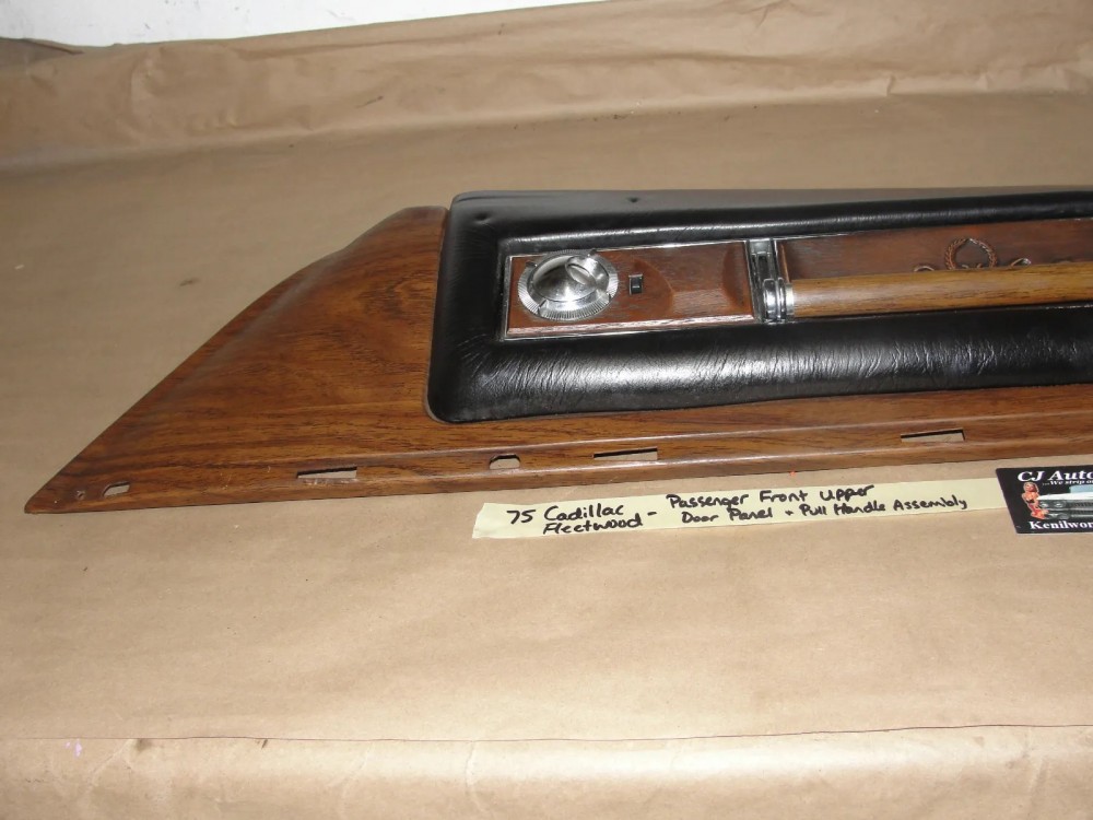 OEM 1974 1975 1976 Cadillac Fleetwood Deville Calais RIGHT FRONT UPPER DOOR PANEL PULL HANDLE COURTESY LIGHT - Image 5