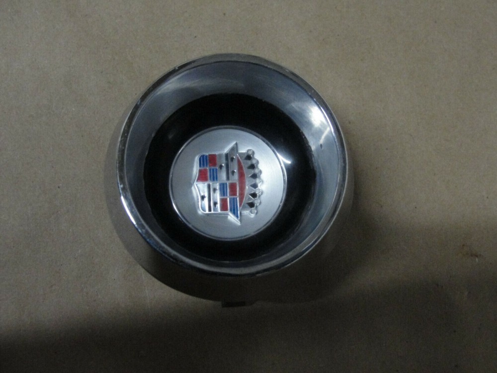 OEM 1960 Cadillac Deville Eldorado Fleetwood FLAT TOP STEERING WHEEL HORN BAR CENTER CAP TRIM WITH EMBLEM - Image 5