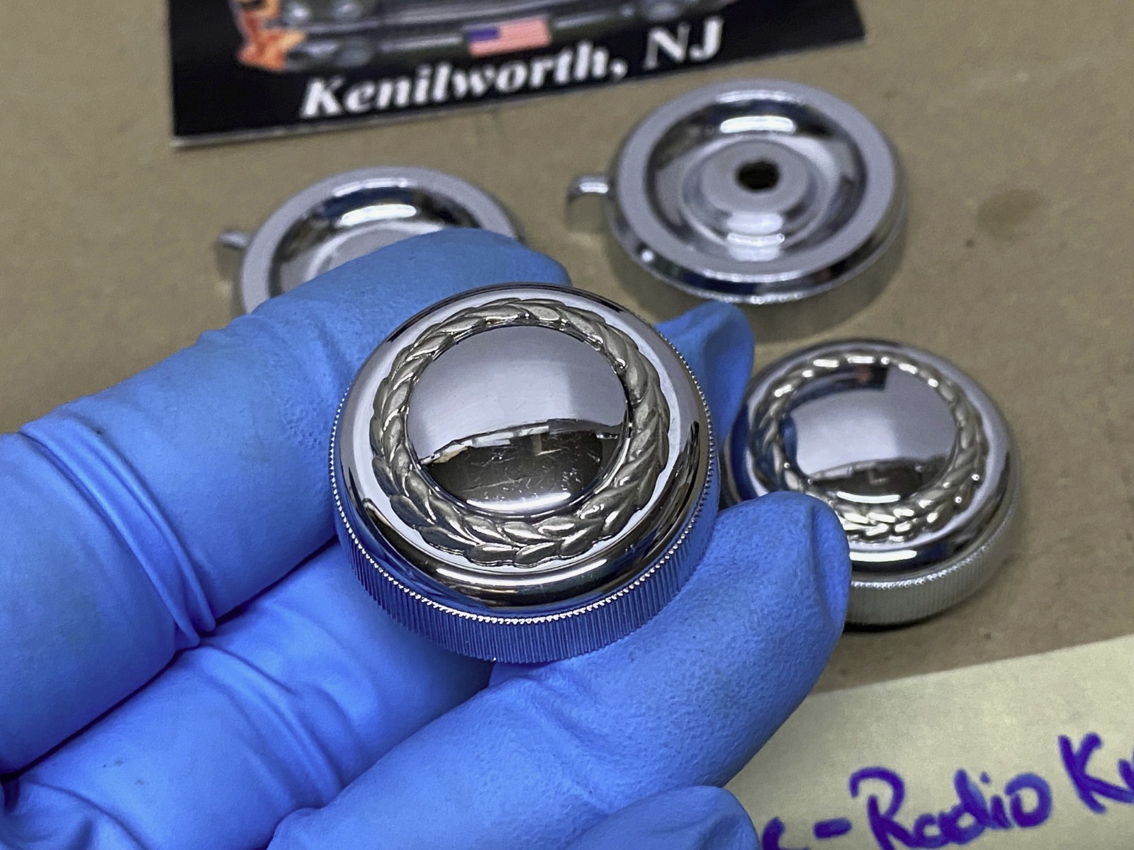 OEM 1974 1975 1976 Cadillac Deville Fleetwood Calais 1974 1975 1976 1977 1978 Eldorado 1976 1977 1978 1979 Seville DASH RADIO KNOBS w/GOLD WREATH BEZELS ESCUTCHEONS #1602756/#1497099 - Image 7