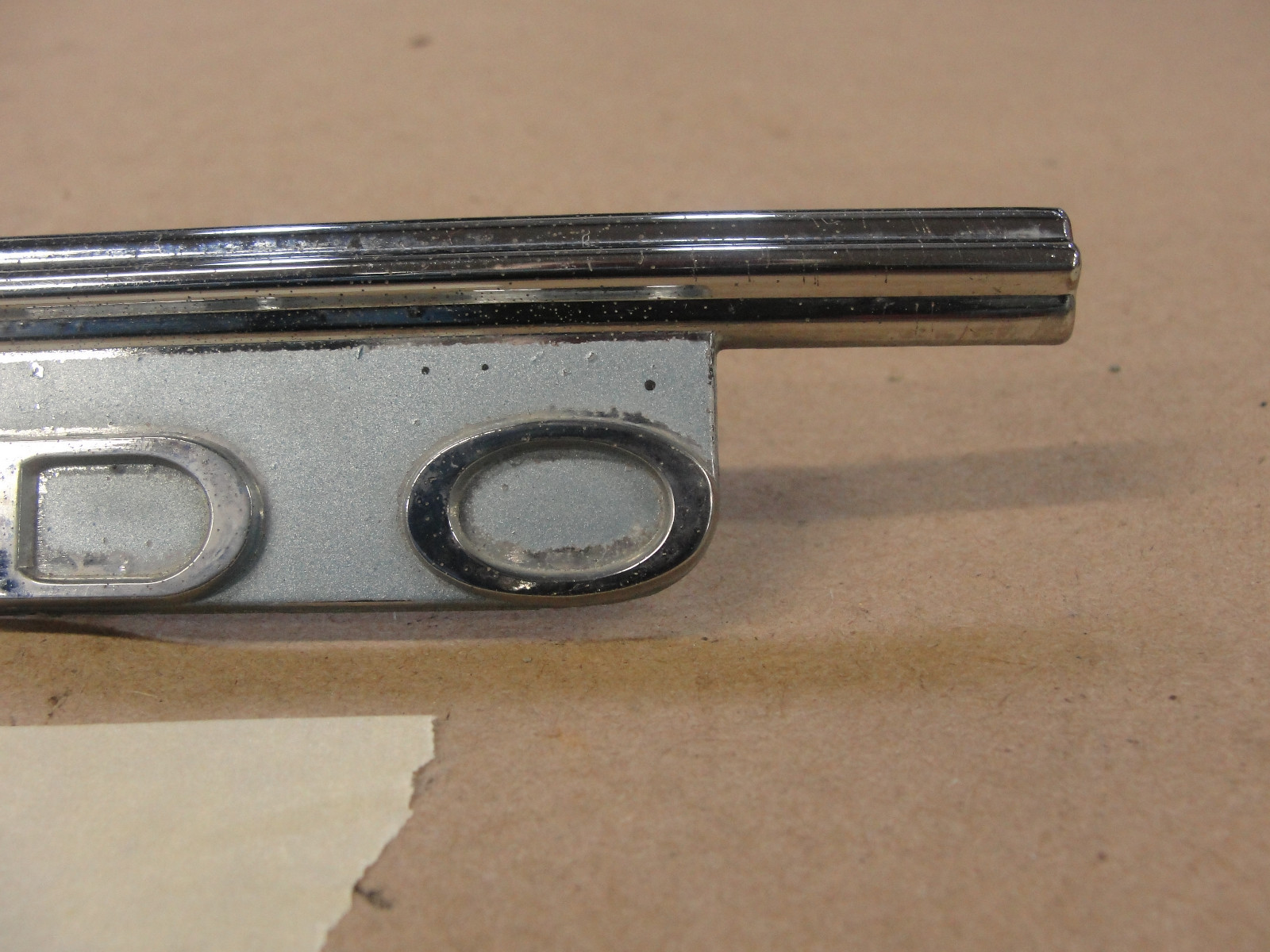 OEM 1971 Cadillac Eldorado LEFT DRIVER SIDE FRONT FENDER TRIM MOLDING SPEAR #1497474 - Image 6