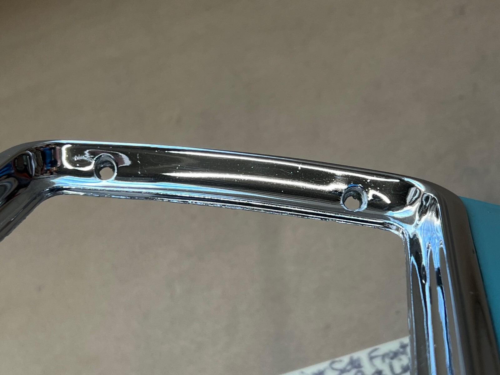 OEM 1975 1976 Cadillac Fleetwood DRIVER SIDE FRONT CORNER TURN SIGNAL PARK LIGHT BEZEL TRIM #1605270 - Image 6