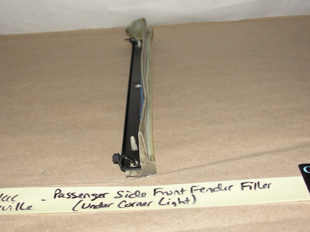 OEM 1972 Cadillac Deville Calais Fleetwood RIGHT PASSENGER SIDE FRONT FENDER FILLERS PANEL UNDER CORNER LIGHT #1498949 - Image 6