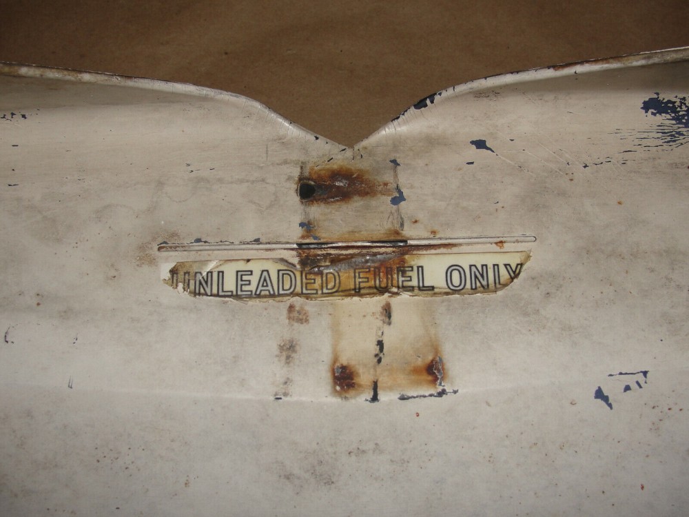OEM 1974 1975 1976 Cadillac Fleetwood Deville Calais REAR BUMPER LICENSE PLATE CENTER FILLERS PANEL TRIM COVER #1603560 - Image 6