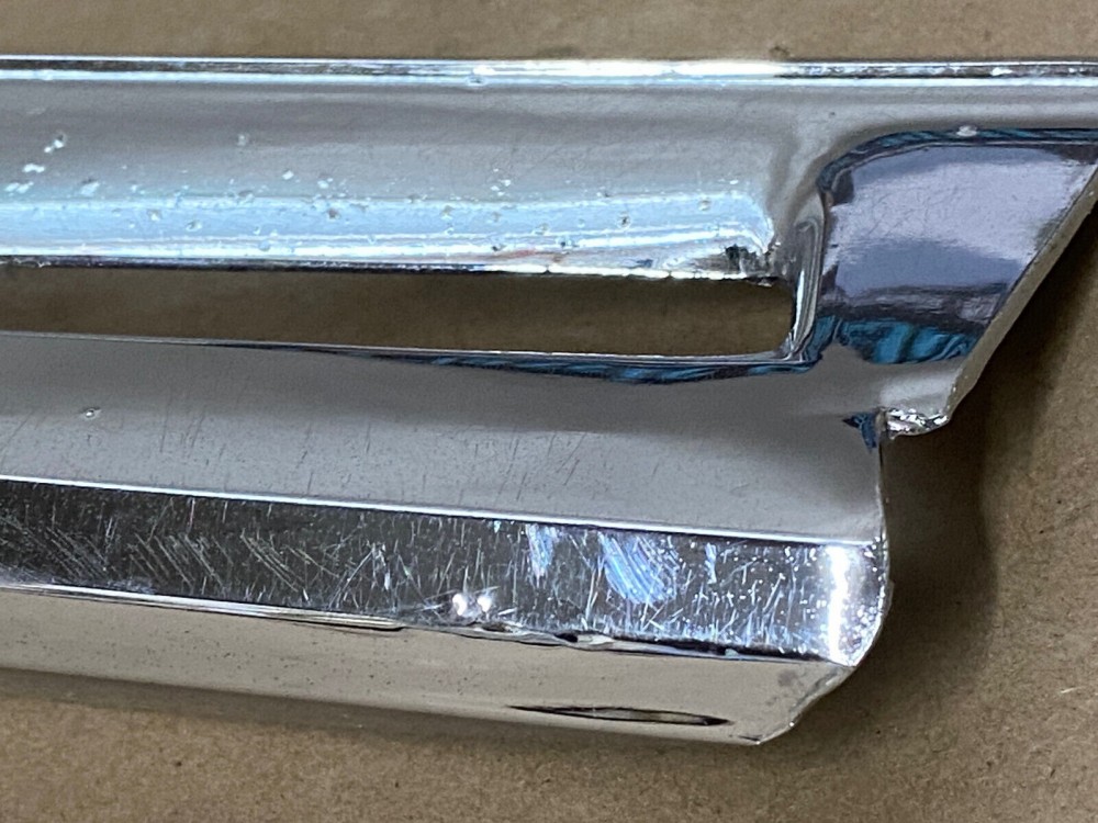 OEM 1973 Cadillac Deville Fleetwood Calais LEFT DRIVER SIDE REAR LICENSE PLATE LIGHT BEZEL TRIM COVER #1601090 - Image 7