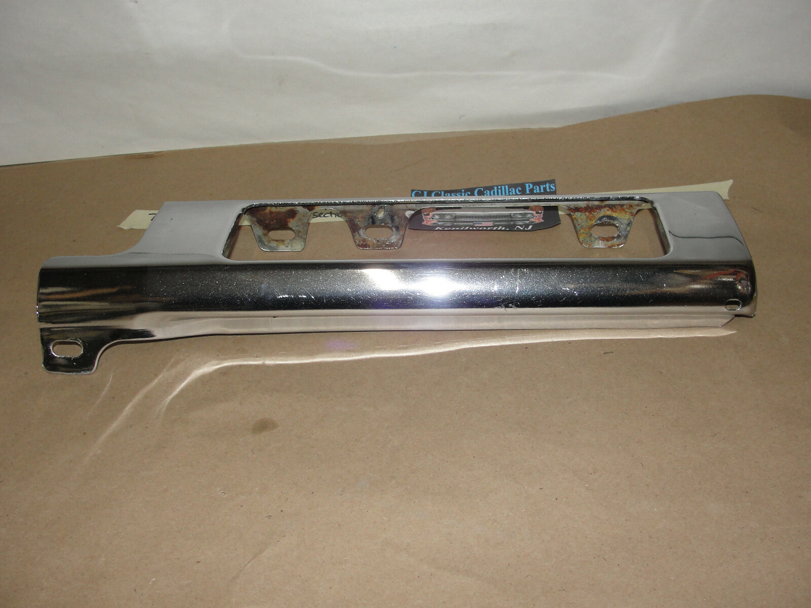 OEM 1975 1976 1977 1978 Cadillac Eldorado LEFT SIDE LOWER OUTER FRONT BUMPER TURN/PARK SURROUND #1605051 - Image 7