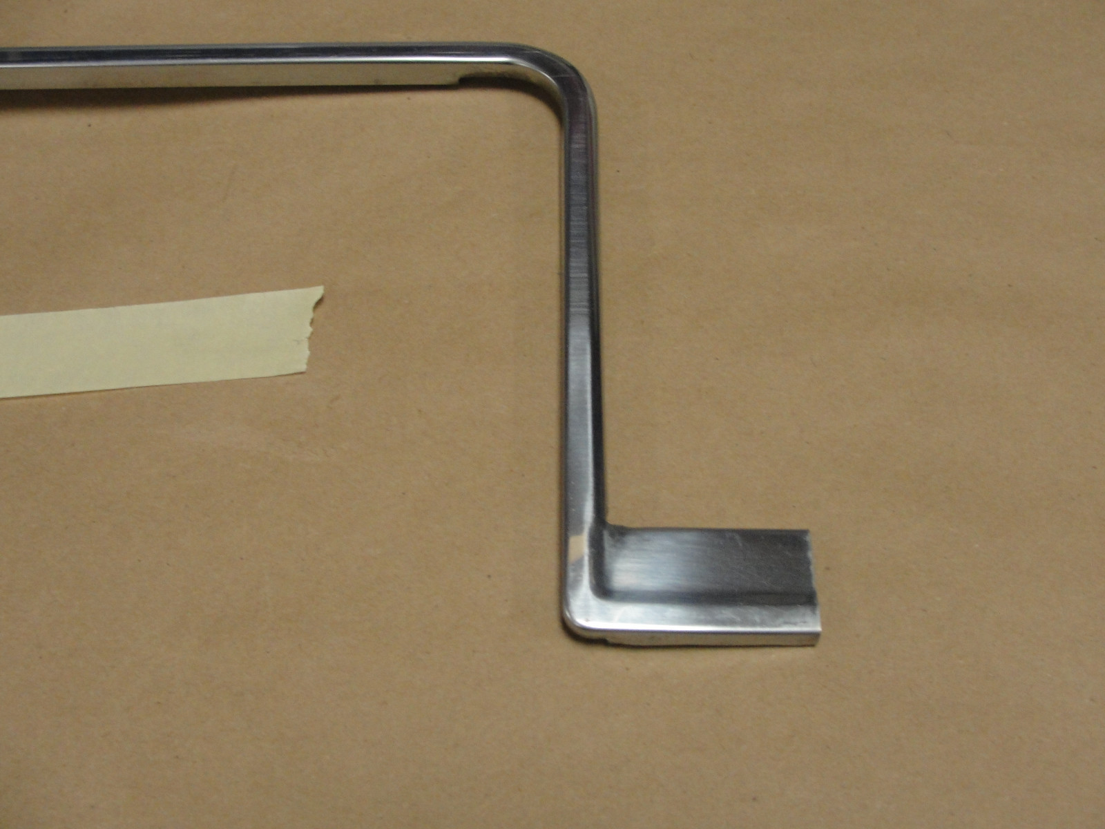 OEM 1977 1978 1979 1980 1981 1982 1983 1984 1985 1986 1987 1989 1990 1991 1992 Cadillac Fleetwood Deville RWD CENTER TRUNK DECK LID LIP LICENSE PLATE MOLDING TRIM - Image 7
