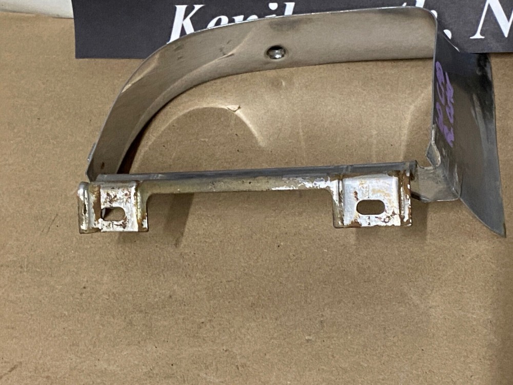 OEM 1960 Cadillac Deville Eldorado Fleetwood RIGHT PASSENGER SIDE OUTER PARKING LIGHT LAMP BEZEL TRIM - Image 7