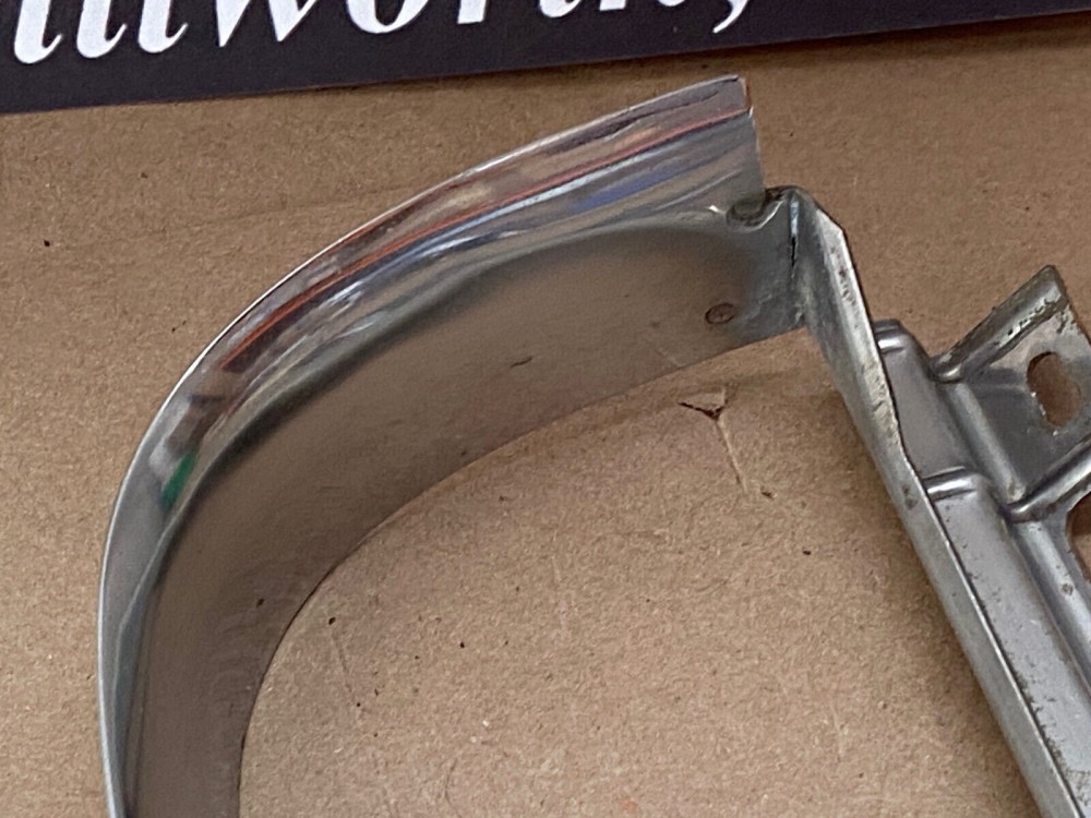 OEM 1960 Cadillac Deville Fleetwood Eldorado LEFT DRIVER SIDE INNER PARKING LIGHT LAMP BEZEL TRIM - Image 7