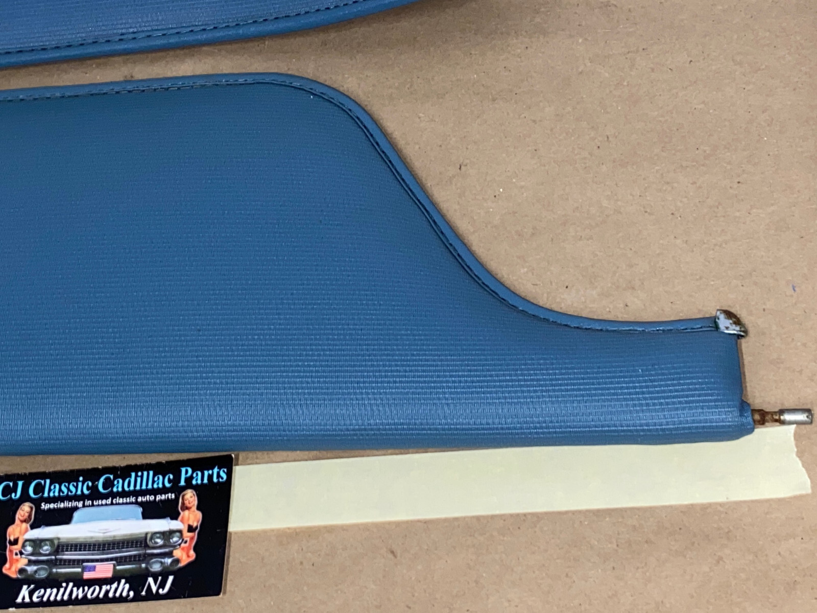 OEM 1965 1966 1967 1968 Cadillac Fleetwood Deville Calais 1967 1968 Eldorado LEFT & RIGHT SUN VISORS WITH HINGES - LIGHT BLUE - Image 7