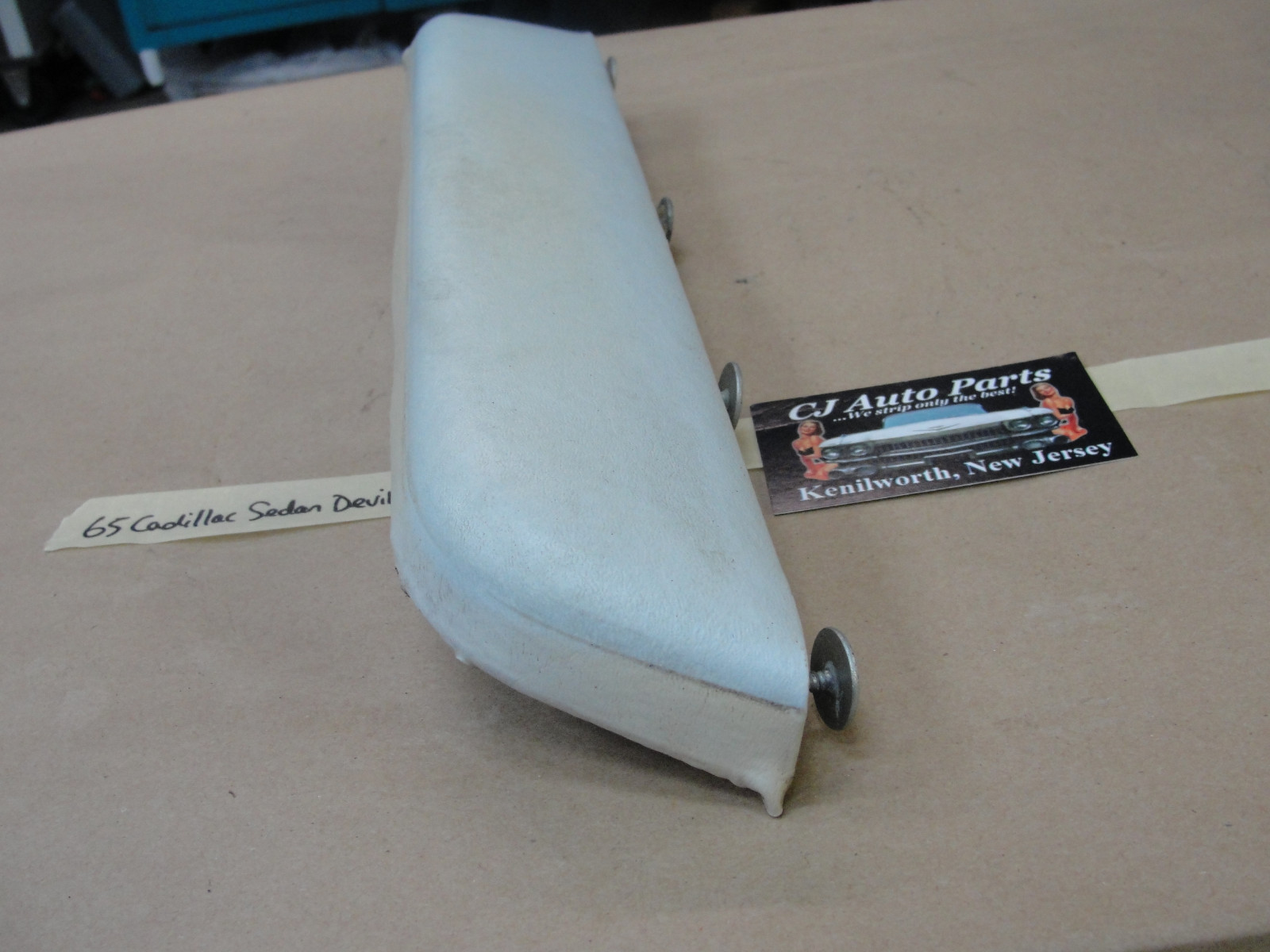 OEM 1965 Cadillac Sedan Deville Fleetwood RIGHT REAR DOOR PANEL ARM REST PAD CUSHION - Image 7