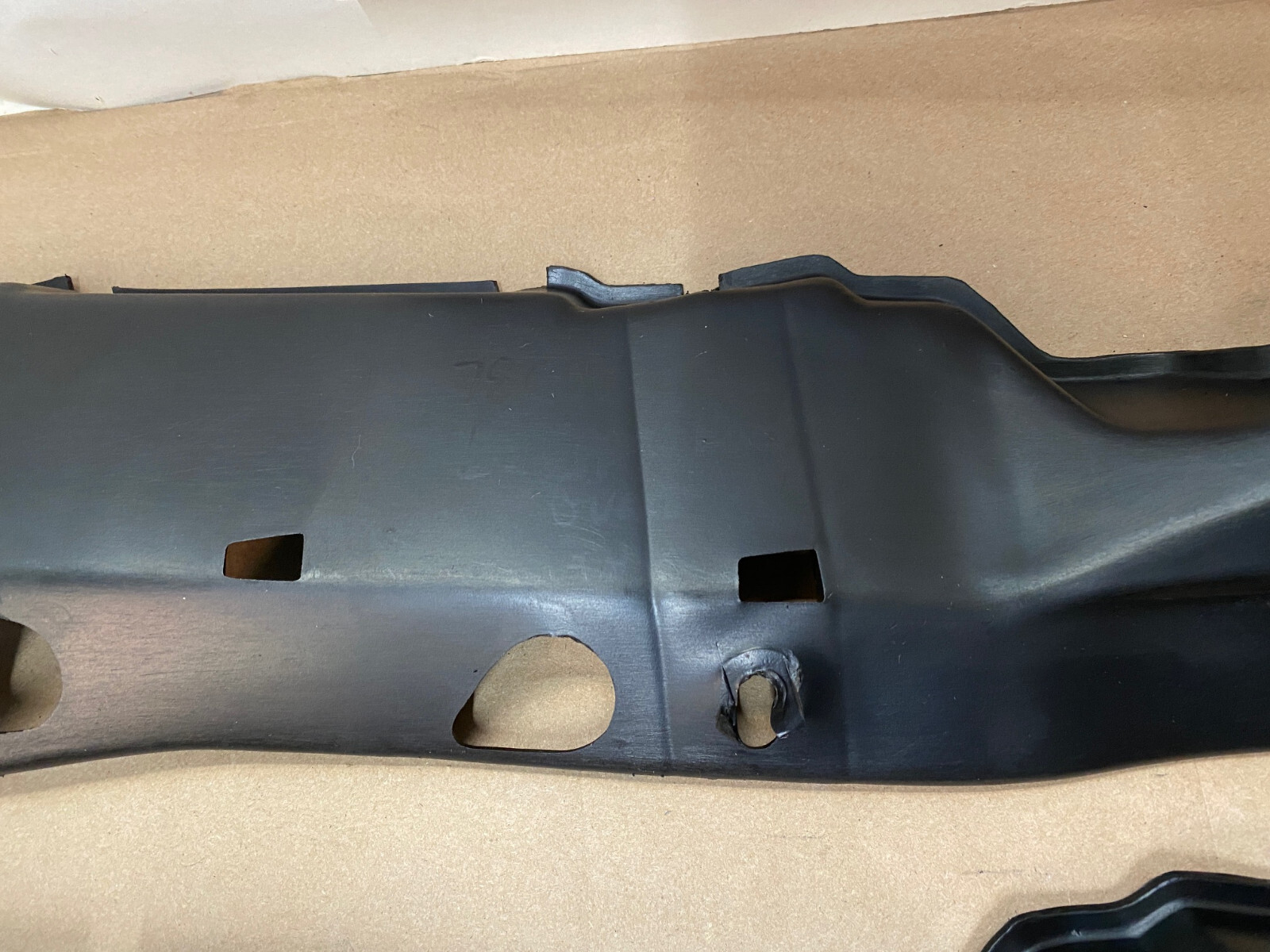 OEM 1977 1978 1979 Cadillac Deville LEFT & RIGHT UPPER RAD SUPPORT SPLASH GUARDS FILLERS PANELS #1614992/#1614993 - Image 8