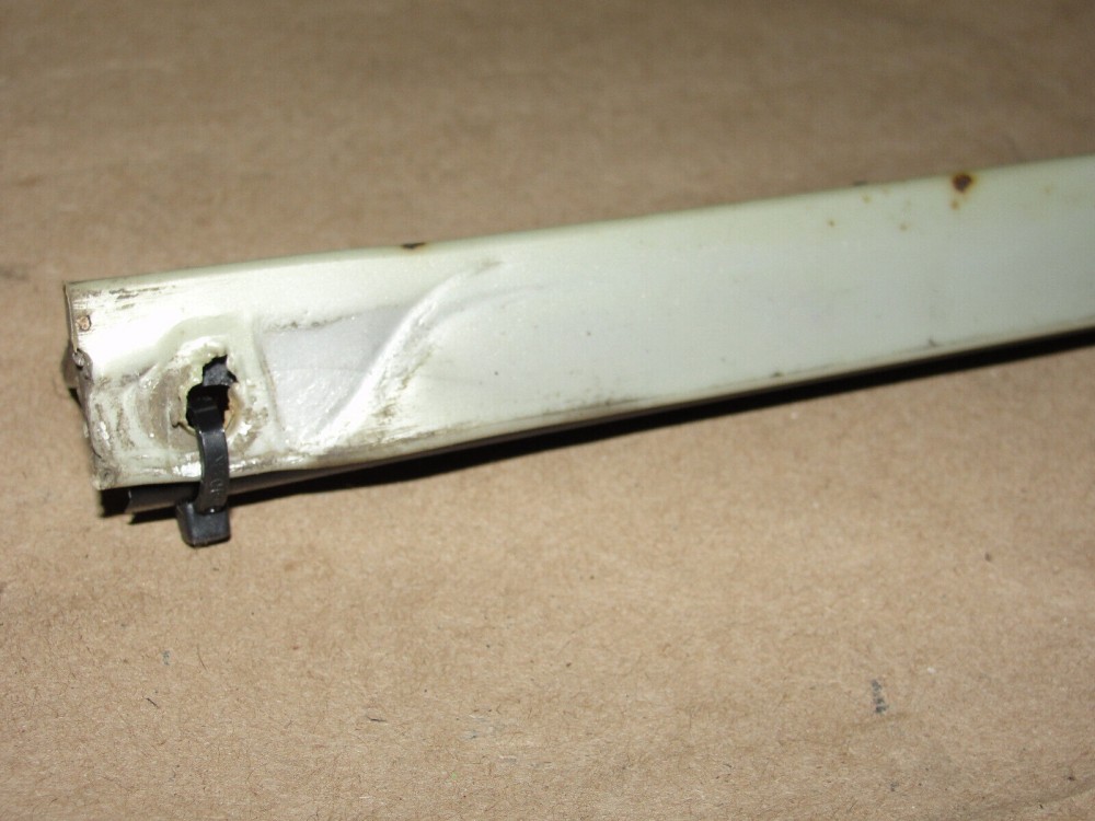 OEM 1972 Cadillac Deville Calais Fleetwood RIGHT PASSENGER SIDE FRONT FENDER FILLERS PANEL UNDER CORNER LIGHT #1498949 - Image 8