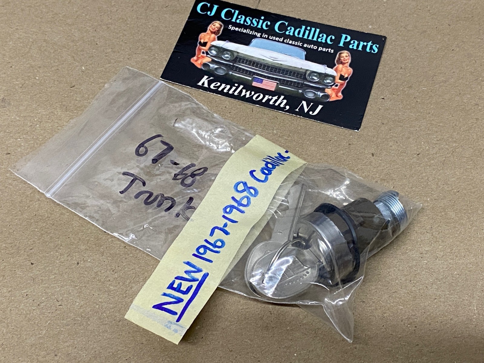 NOS 1967-1968 Cadillac Deville Eldorado Calais Fleetwood TRUNK LOCK CYLINDER WITH ORIGINAL CADILLAC CREST KEYS - Image 8