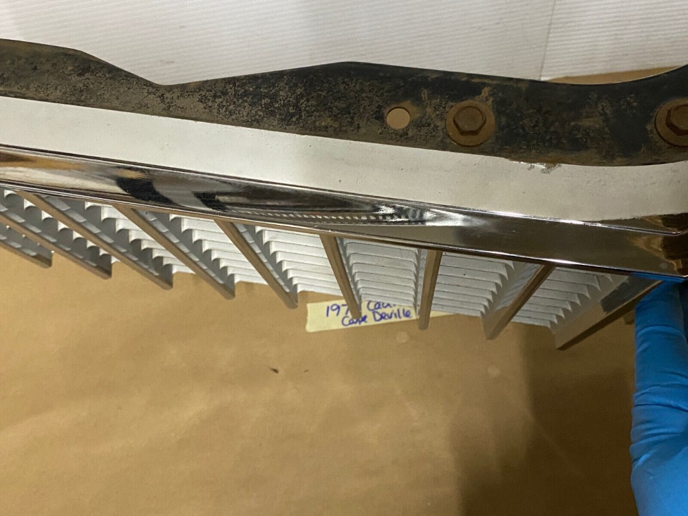OEM 1975 1976 Cadillac Deville Calais Fleetwood FRONT UPPER GRILL WITH SUPPORT MOUNTING BRACKETS #1605173 - Image 13