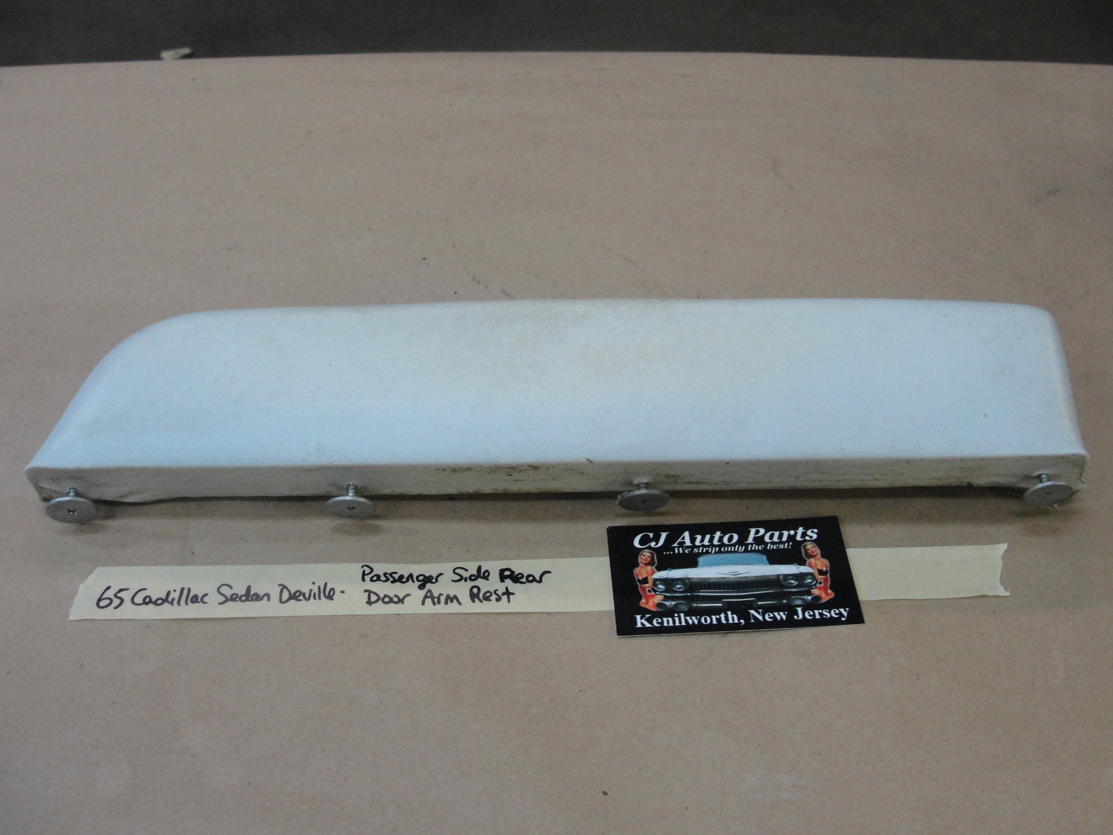 OEM 1965 Cadillac Sedan Deville Fleetwood RIGHT REAR DOOR PANEL ARM REST PAD CUSHION - Image 9