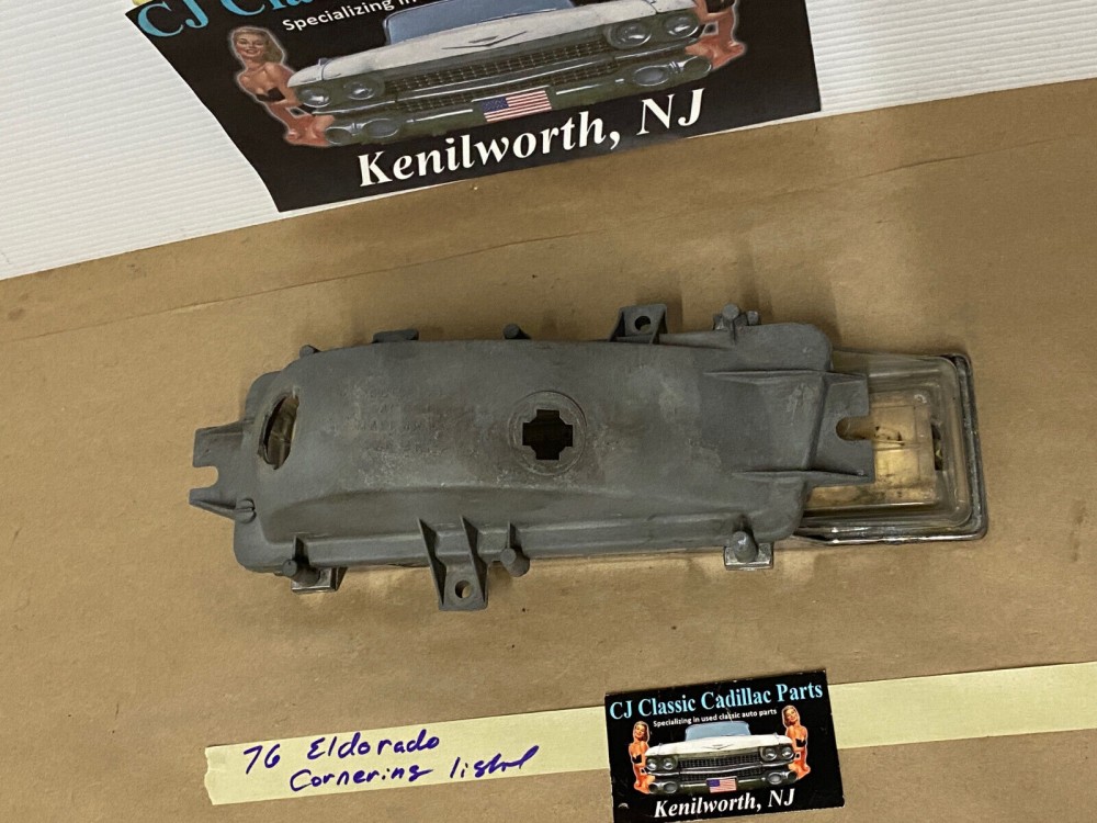 OEM 1975 1976 1977 1978 Cadillac Eldorado LEFT FRONT FENDER CORNERING TURN SIGNAL PARK LIGHT LENS #5966539 - Image 9
