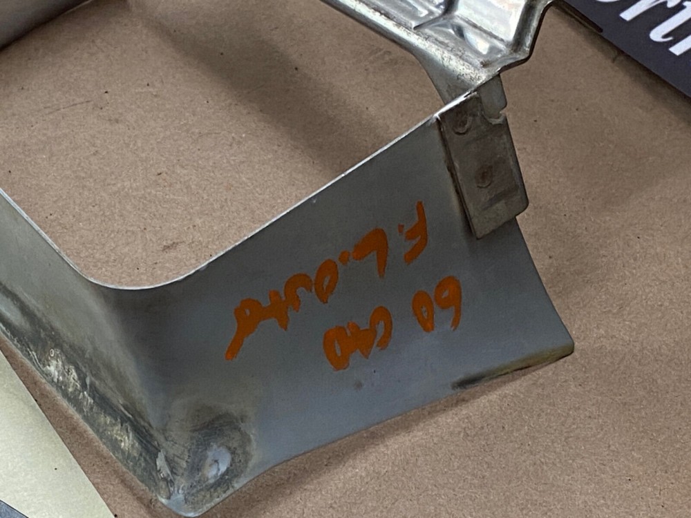 OEM 1960 Cadillac Deville Fleetwood Eldorado LEFT DRIVER SIDE OUTER PARKING LIGHT LAMP BEZEL TRIM - Image 9