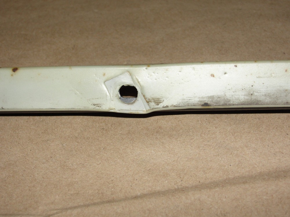 OEM 1972 Cadillac Deville Calais Fleetwood RIGHT PASSENGER SIDE FRONT FENDER FILLERS PANEL UNDER CORNER LIGHT #1498949 - Image 9