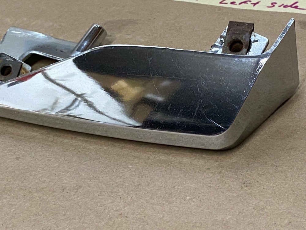 OEM 1973 Cadillac Deville Fleetwood Calais LEFT DRIVER SIDE REAR LICENSE PLATE LIGHT BEZEL TRIM COVER #1601090 - Image 9