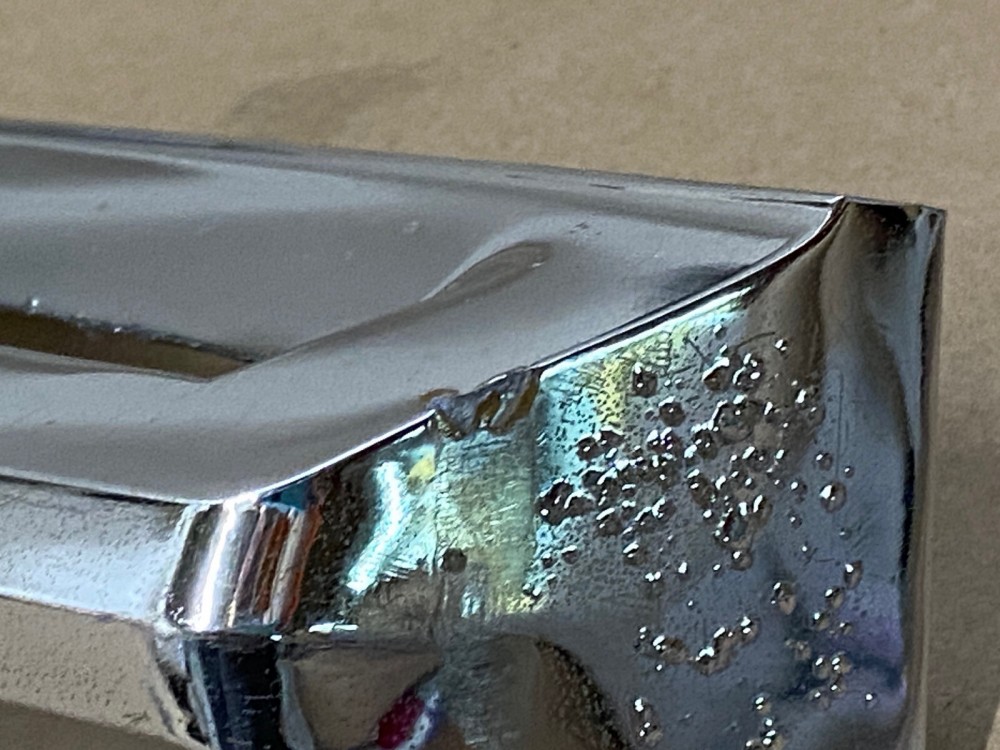 OEM 1973 Cadillac Deville Fleetwood Calais RIGHT PASS SIDE REAR LICENSE PLATE LIGHT BEZEL TRIM COVER #1601091 - Image 9