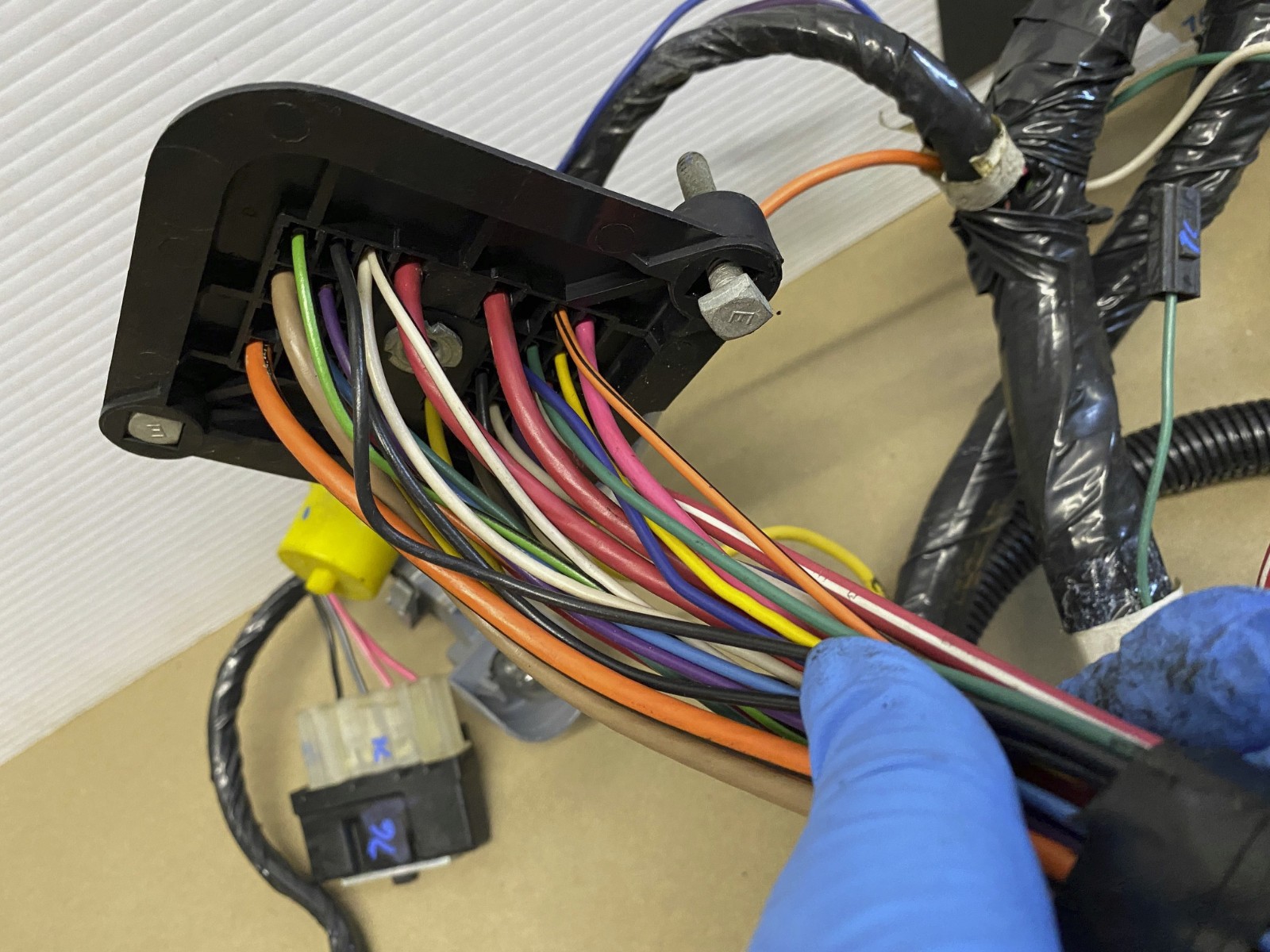 OEM 1976 Cadillac Deville Fleetwood Calais Eldorado COMPLETE UNDER DASH WIRE HARNESS With FUSE BLOCK PANEL ~43K Miles #12004292/#9629754 - Image 8