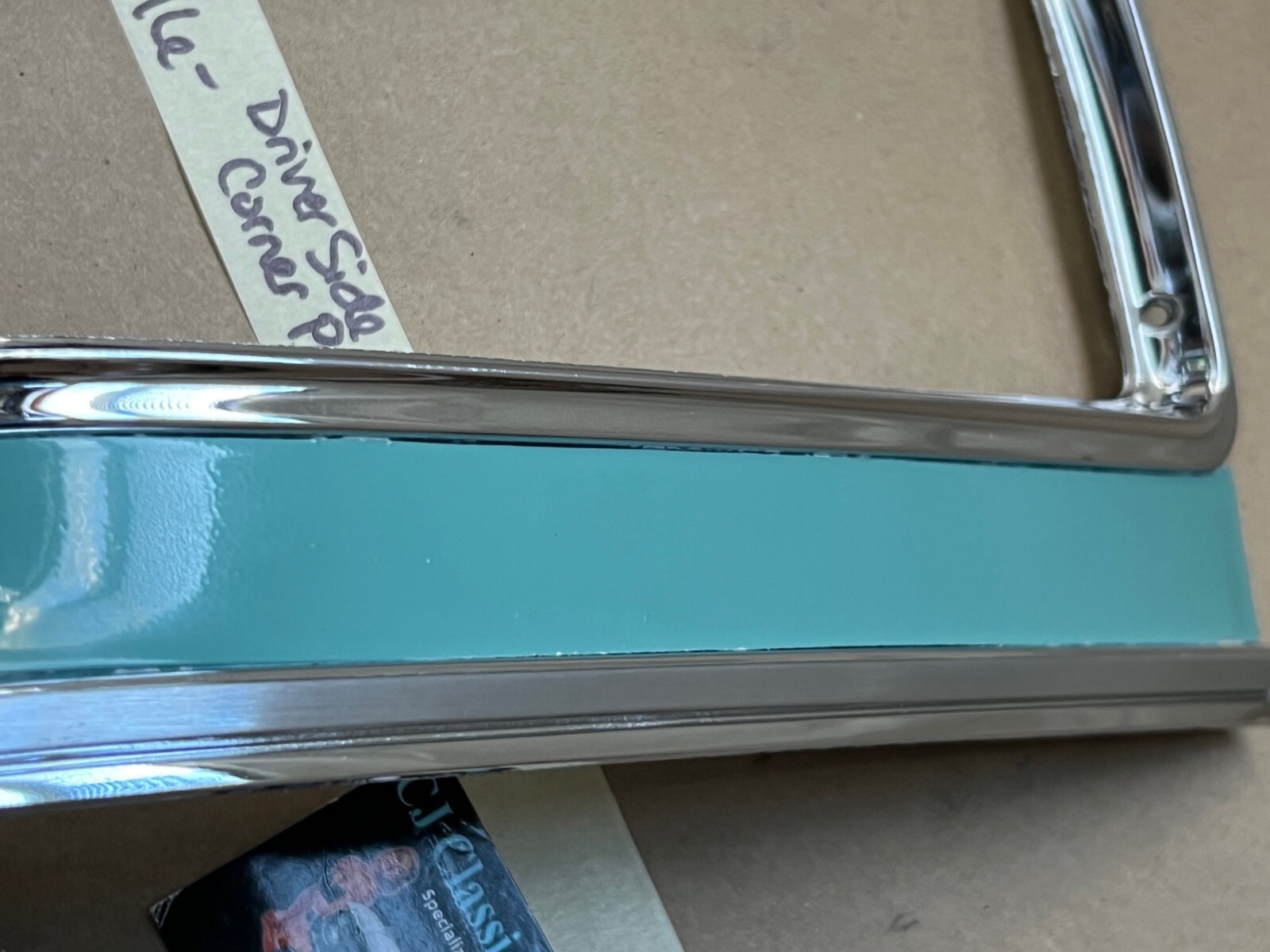 OEM 1975 1976 Cadillac Fleetwood DRIVER SIDE FRONT CORNER TURN SIGNAL PARK LIGHT BEZEL TRIM #1605270 - Image 9