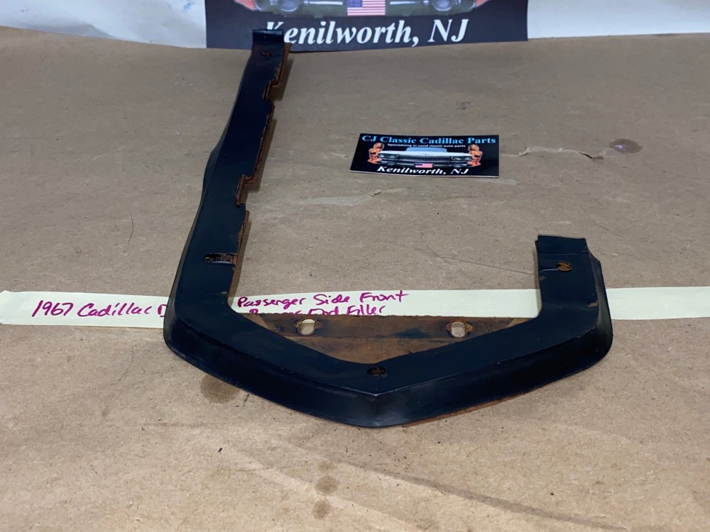 OEM 1967 1968 Cadillac Deville Calais Fleetwood RIGHT PASSENGER SIDE SIDE RUBBER FRONT FENDER TO BUMPER END FILLERS PANEL #1487327 - Image 2