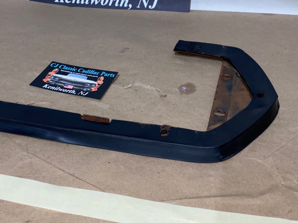 OEM 1967 1968 Cadillac Deville Calais Fleetwood RIGHT PASSENGER SIDE SIDE RUBBER FRONT FENDER TO BUMPER END FILLERS PANEL #1487327 - Image 7