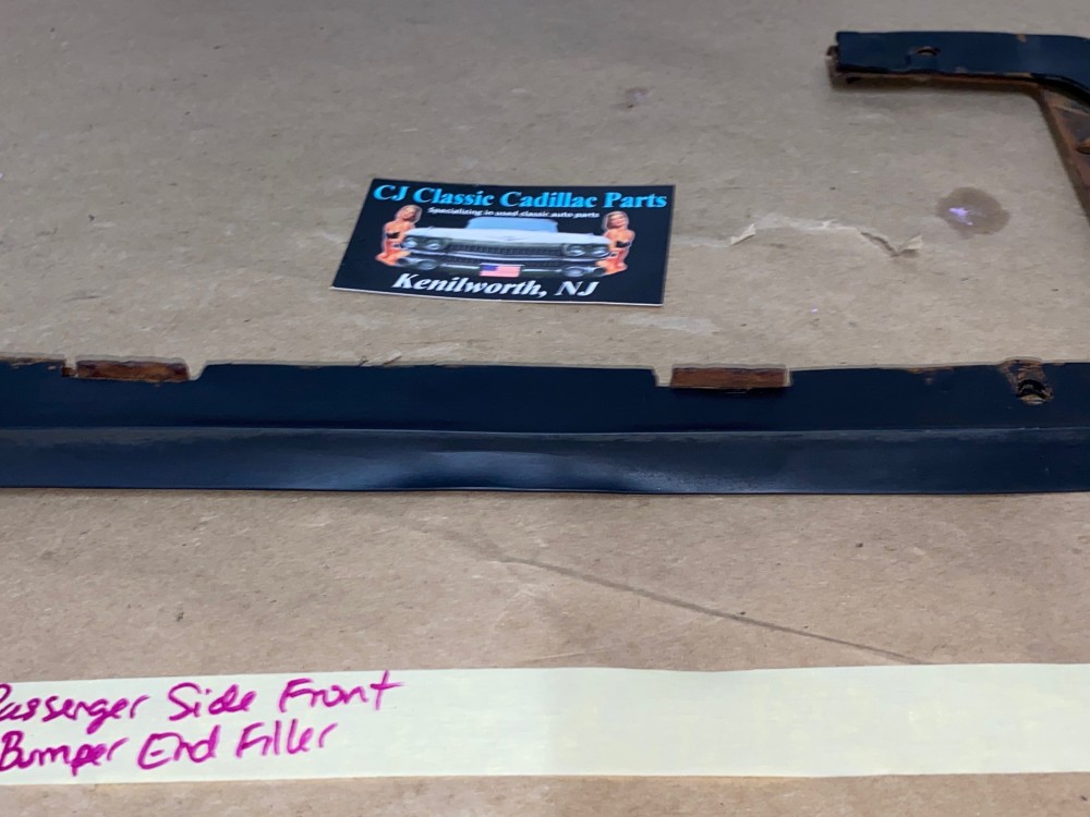 OEM 1967 1968 Cadillac Deville Calais Fleetwood RIGHT PASSENGER SIDE SIDE RUBBER FRONT FENDER TO BUMPER END FILLERS PANEL #1487327 - Image 8