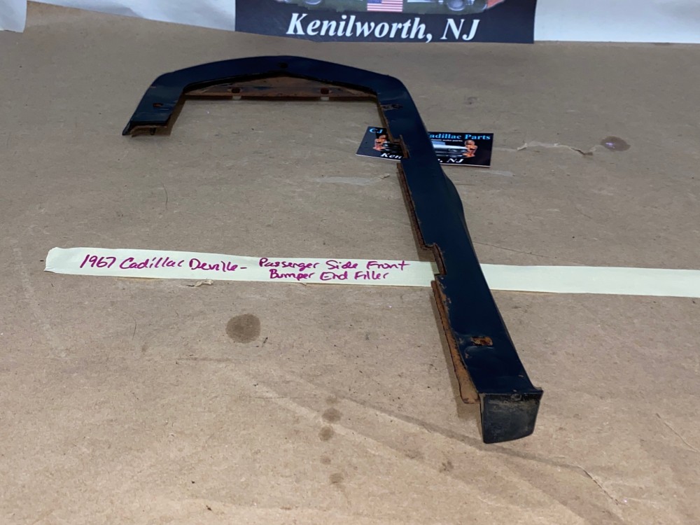 OEM 1967 1968 Cadillac Deville Calais Fleetwood RIGHT PASSENGER SIDE SIDE RUBBER FRONT FENDER TO BUMPER END FILLERS PANEL #1487327 - Image 11