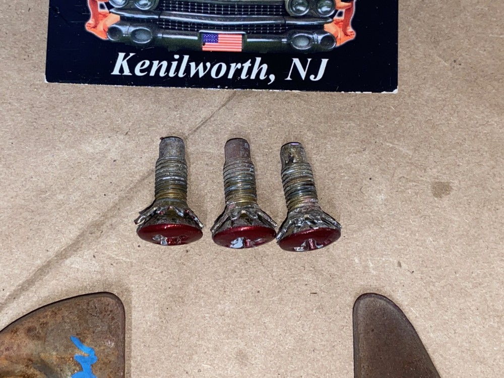 OEM 1959 1960 Cadillac Deville Eldorado Fleetwood RIGHT FRONT DOOR UPPER DOOR HINGE COVER PLATE WITH BOLTS #4750404 - Image 7