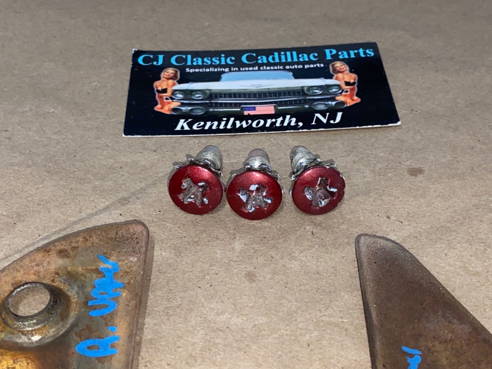 OEM 1959 1960 Cadillac Deville Eldorado Fleetwood RIGHT FRONT DOOR UPPER DOOR HINGE COVER PLATE WITH BOLTS #4750404 - Image 9