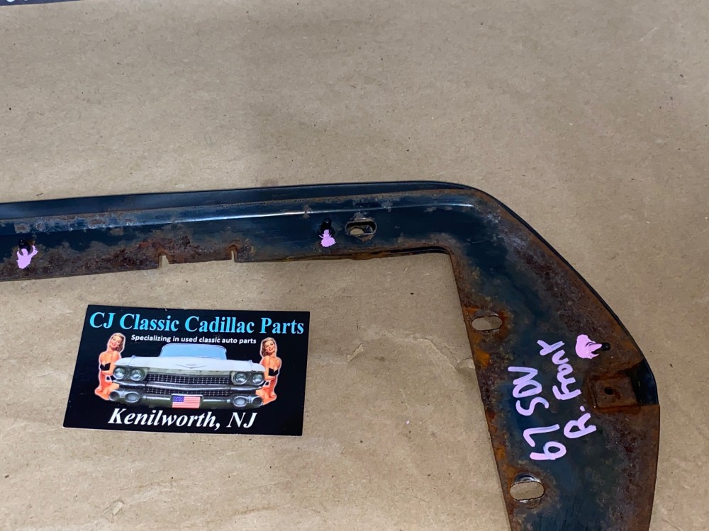 OEM 1967 1968 Cadillac Deville Calais Fleetwood RIGHT PASSENGER SIDE SIDE RUBBER FRONT FENDER TO BUMPER END FILLERS PANEL #1487327 - Image 20