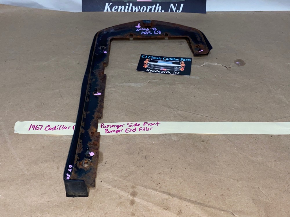 OEM 1967 1968 Cadillac Deville Calais Fleetwood RIGHT PASSENGER SIDE SIDE RUBBER FRONT FENDER TO BUMPER END FILLERS PANEL #1487327 - Image 22