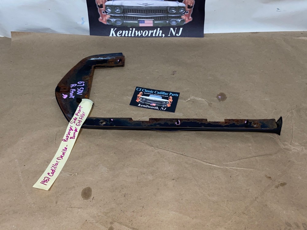 OEM 1967 1968 Cadillac Deville Calais Fleetwood RIGHT PASSENGER SIDE SIDE RUBBER FRONT FENDER TO BUMPER END FILLERS PANEL #1487327 - Image 24