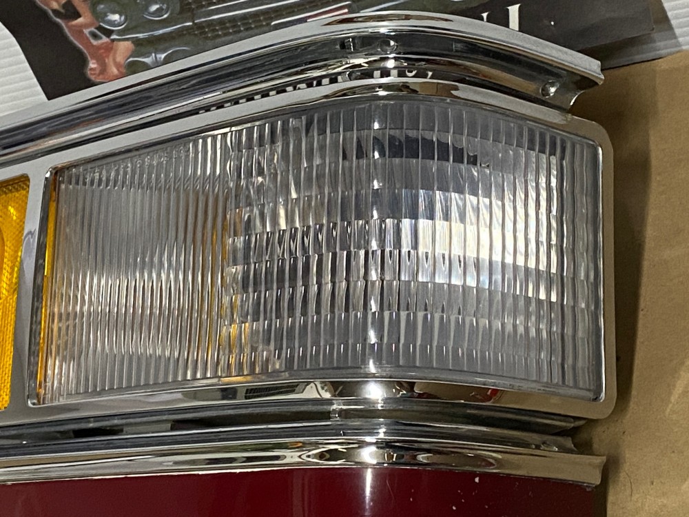 OEM 1975 1976 Cadillac Deville Calais Fleetwood RIGHT PASSENGER SIDE TURN SIGNAL PARK CORNER LIGHT LENS #1605271/#5968018/#5966732 - Image 3