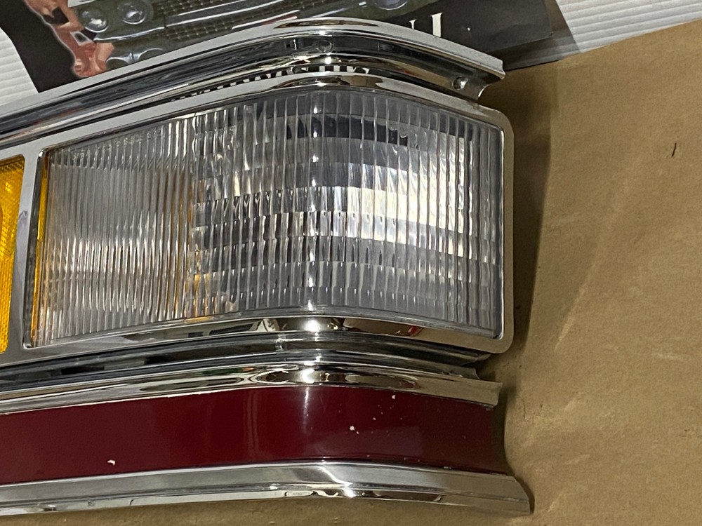 OEM 1975 1976 Cadillac Deville Calais Fleetwood RIGHT PASSENGER SIDE TURN SIGNAL PARK CORNER LIGHT LENS #1605271/#5968018/#5966732 - Image 4